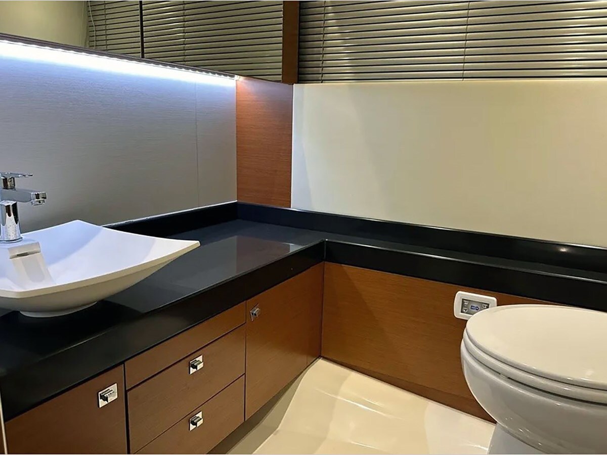 2013-prestige-50-1-c52e78