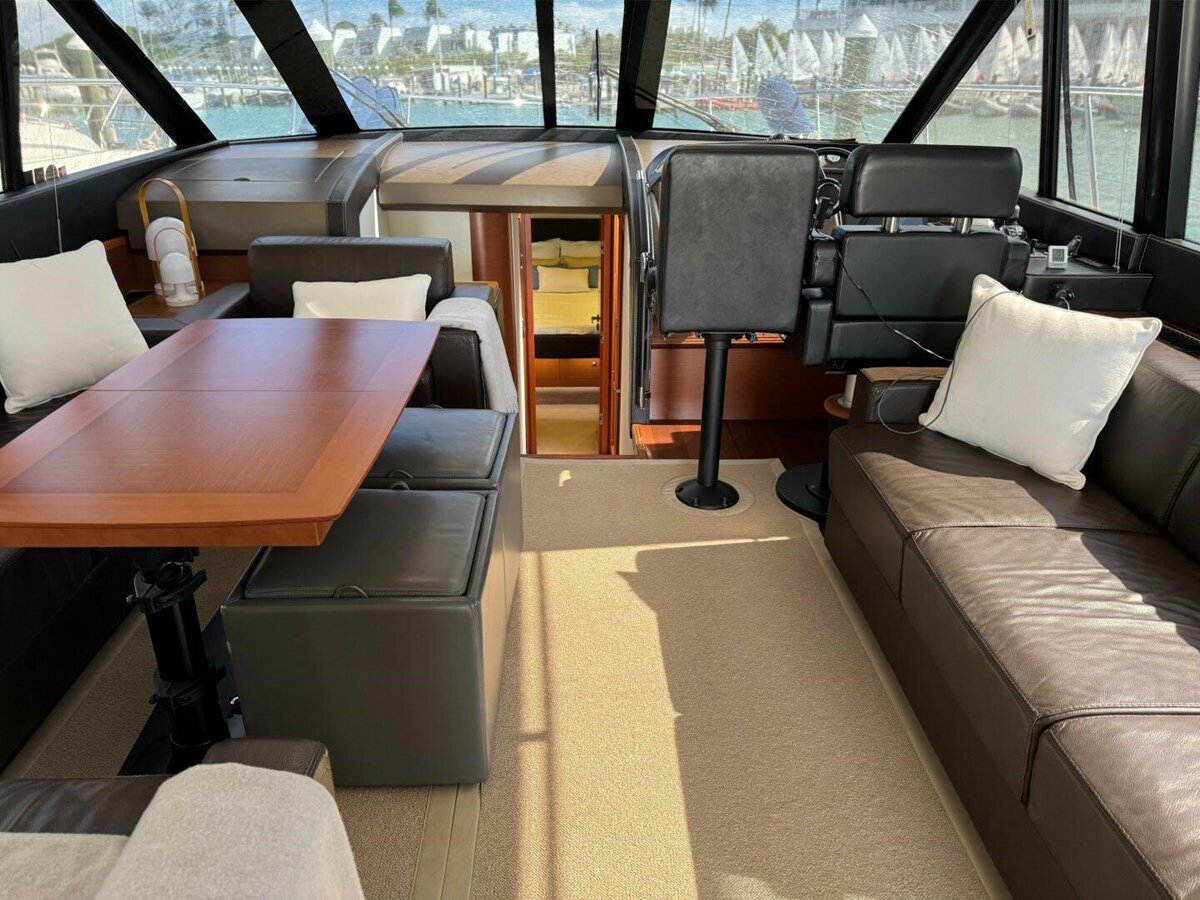 2013-prestige-62-4e2072