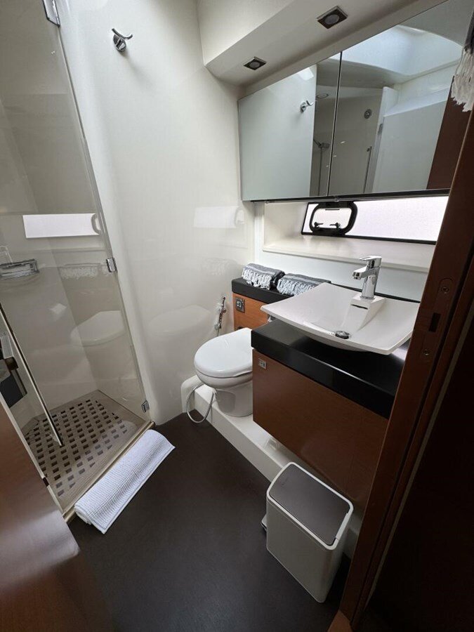 2013-prestige-62-4e2072