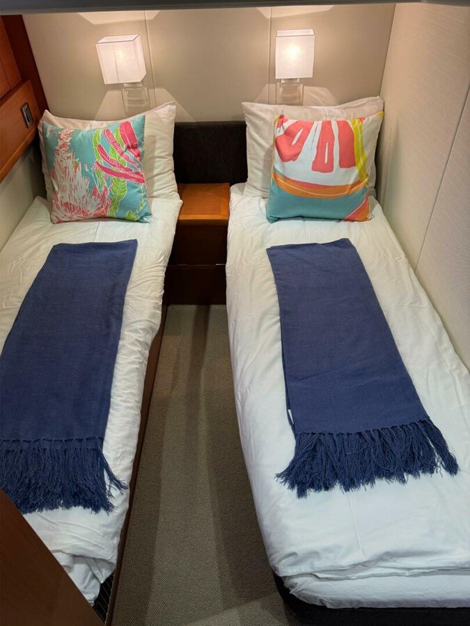 2013-prestige-62-4e2072