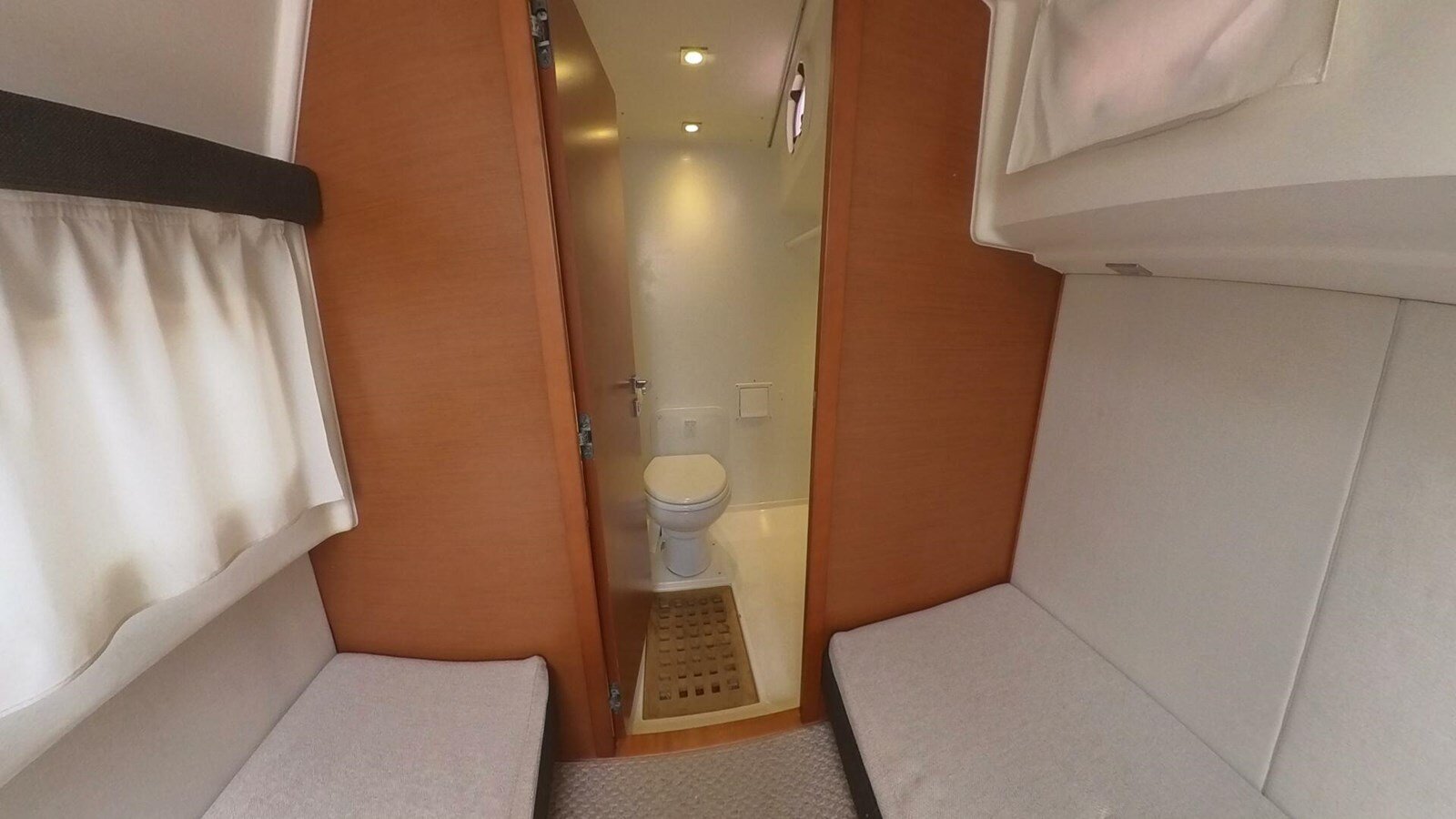 2013-prestige-62-4e2072