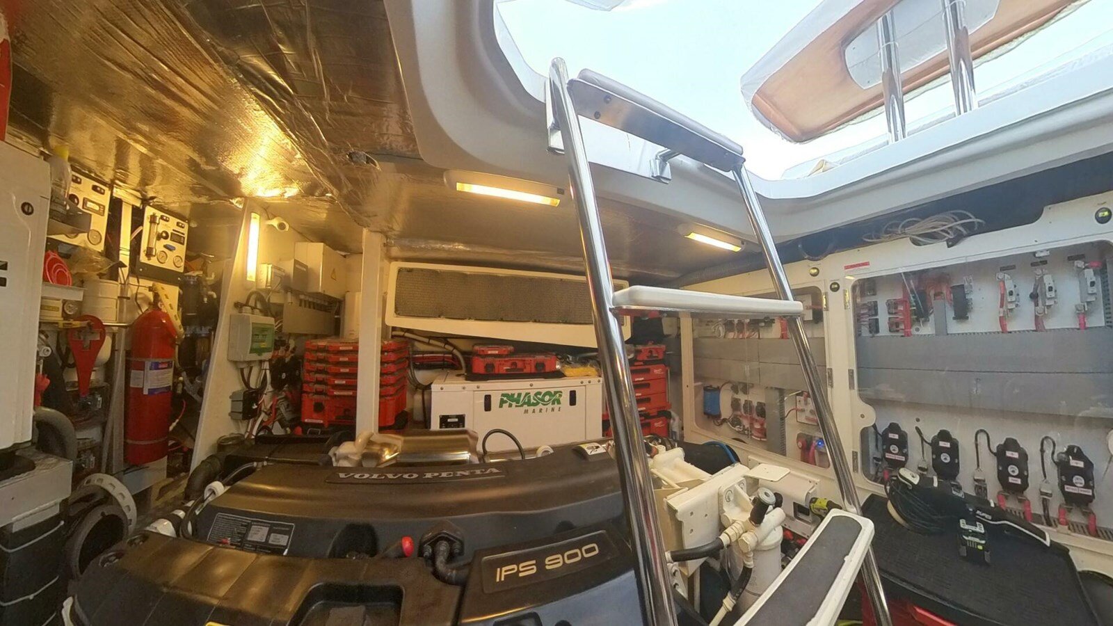 2013-prestige-62-4e2072