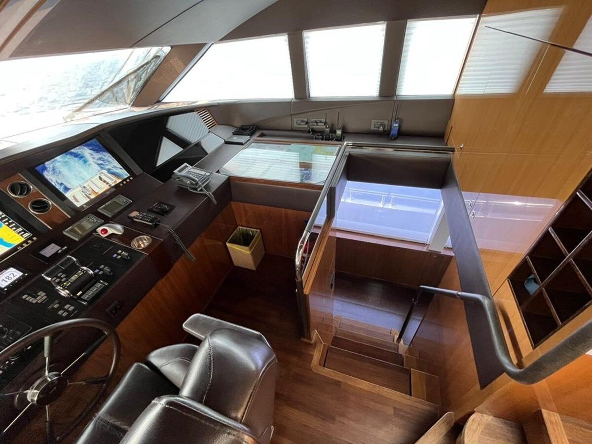 2013-princess-yachts-105-9d2c4a
