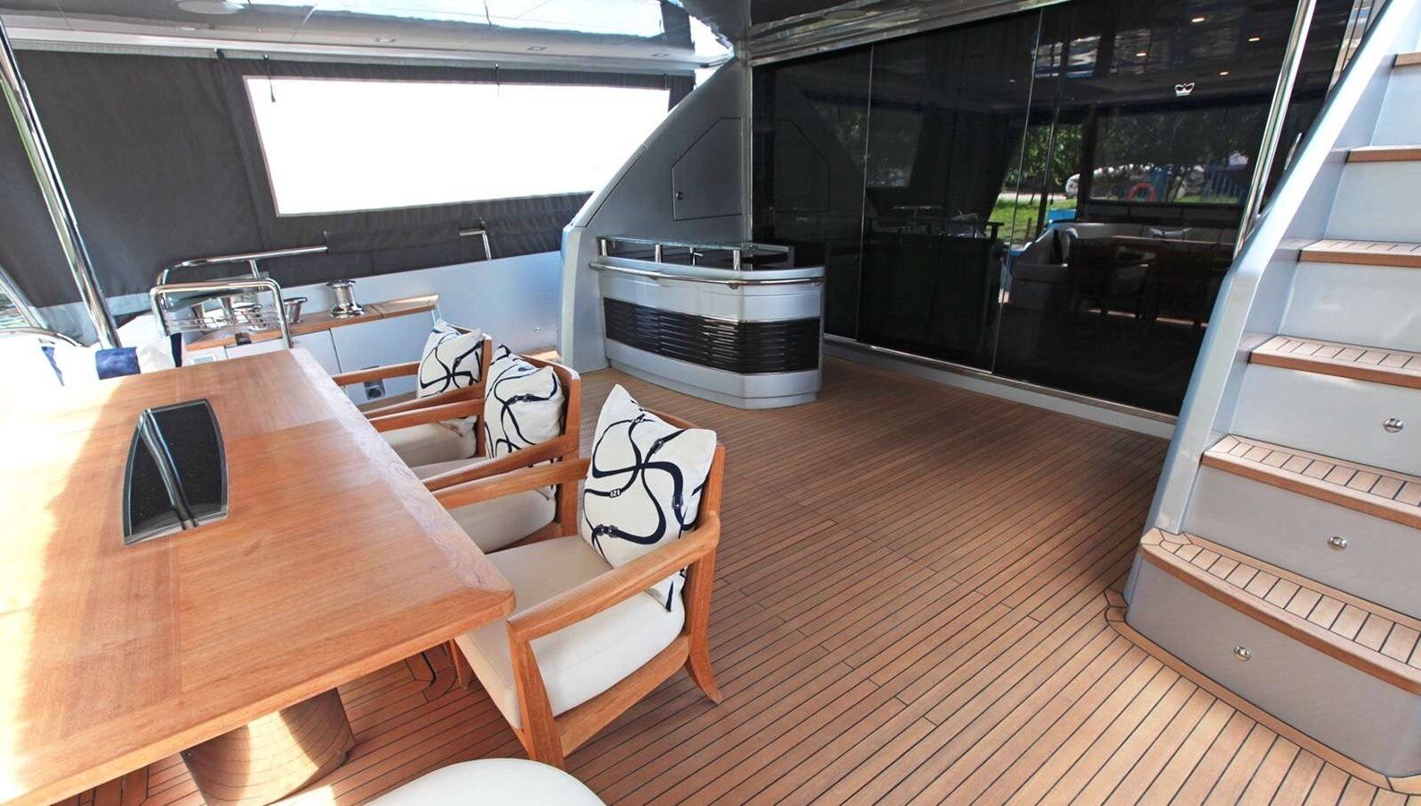 2013-princess-yachts-105-9d2c4a