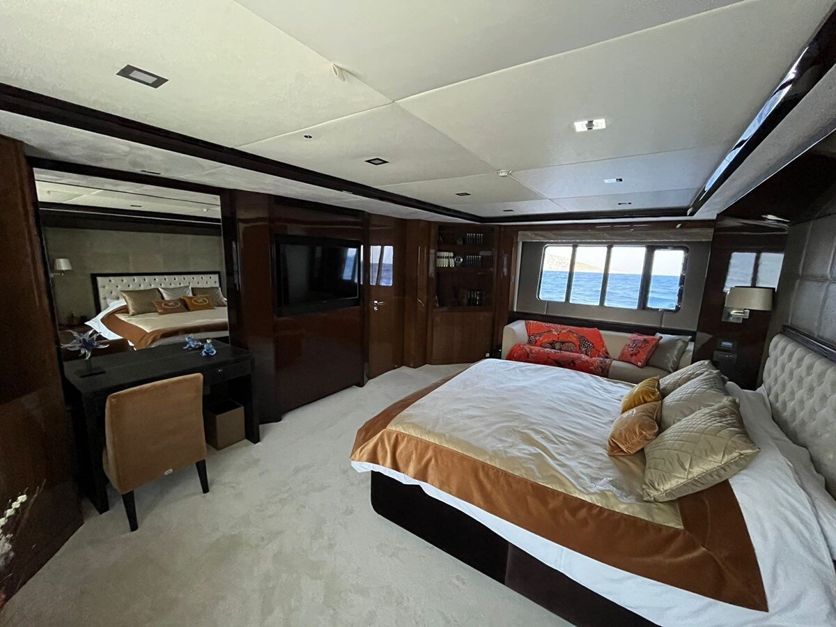 2013-princess-yachts-105-9d2c4a