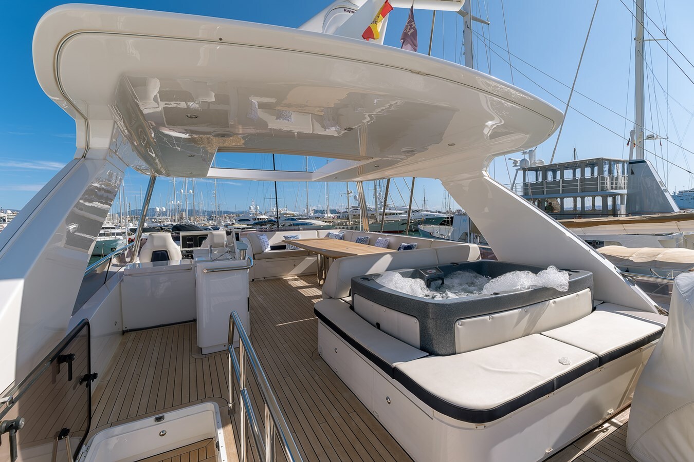 2013-princess-yachts-74-1-7374f7