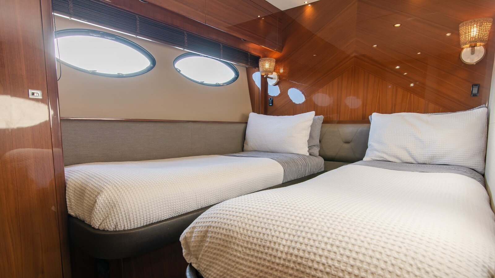 2013-princess-yachts-83-7-f0cef4