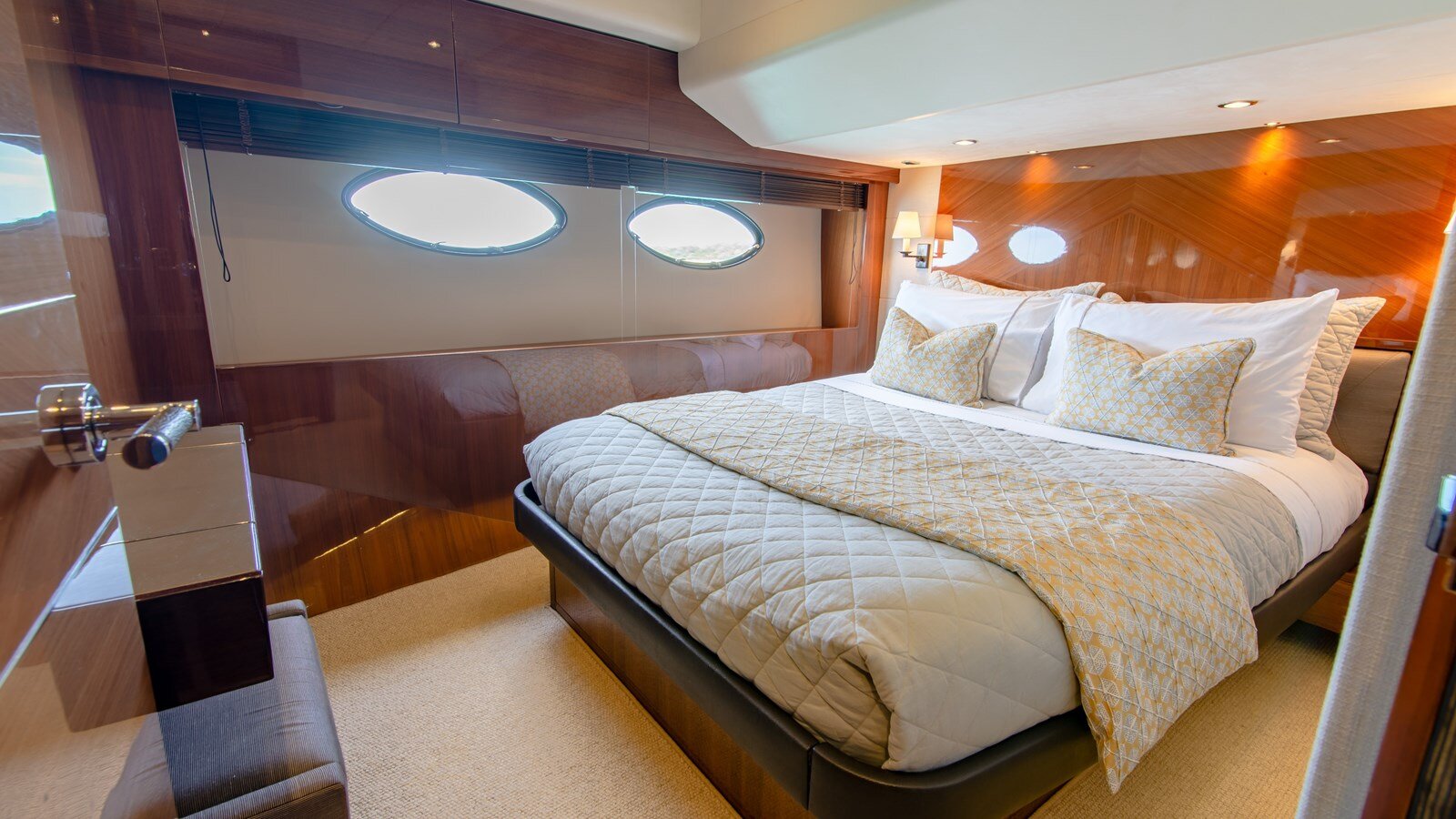 2013-princess-yachts-83-7-f0cef4