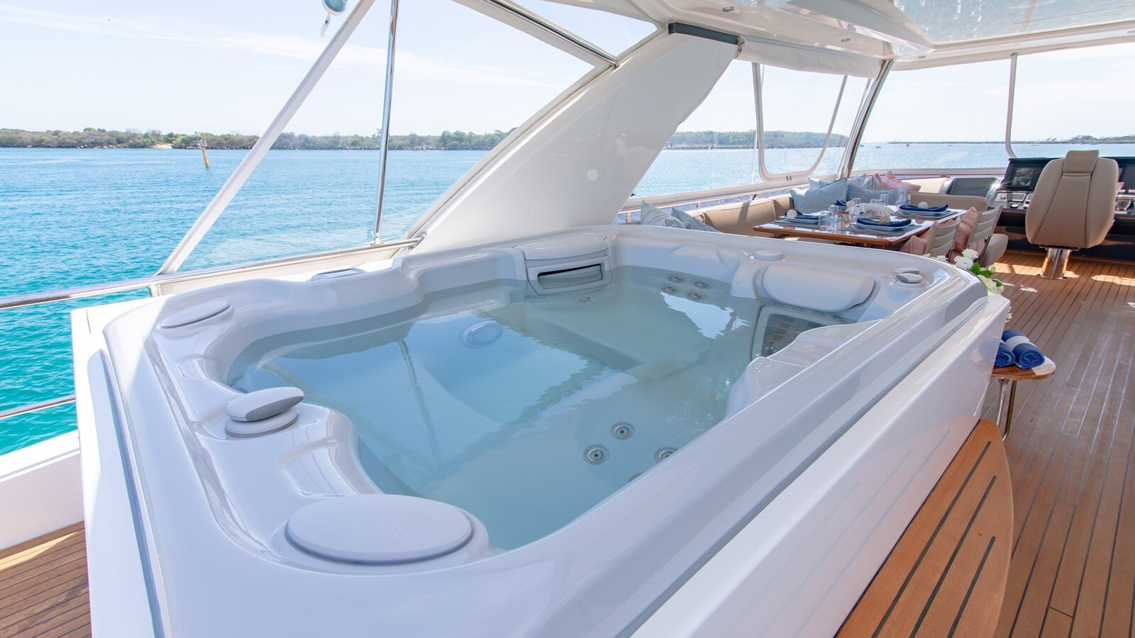 2013-princess-yachts-83-7-f0cef4