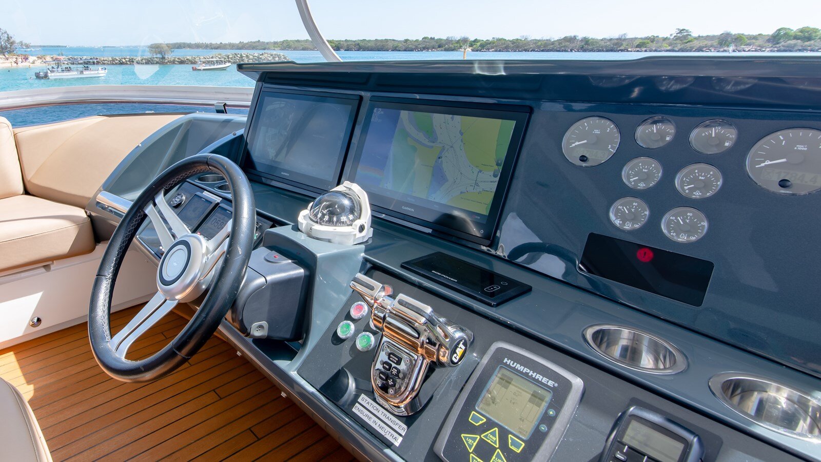 2013-princess-yachts-83-7-f0cef4