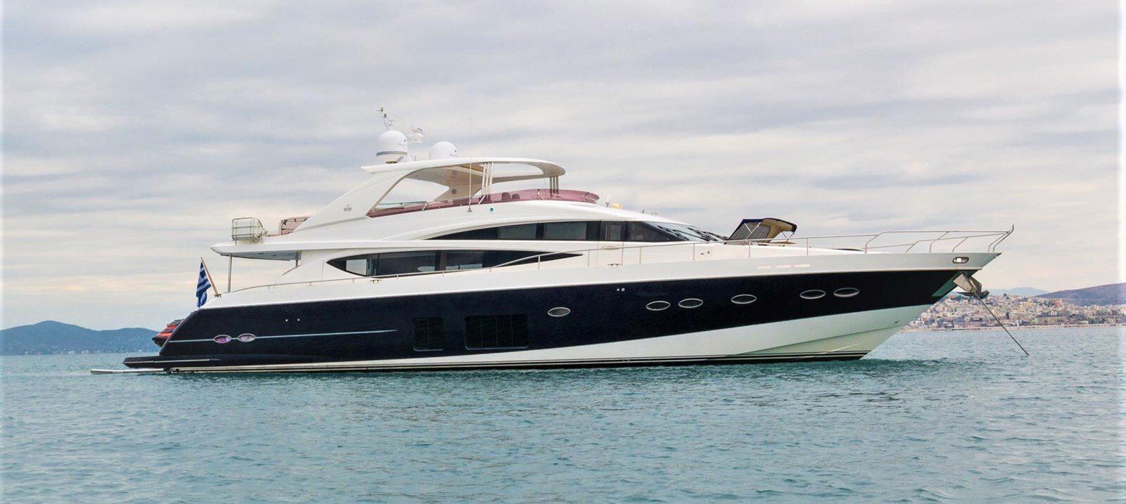 2013-princess-yachts-85-4-89a6d2