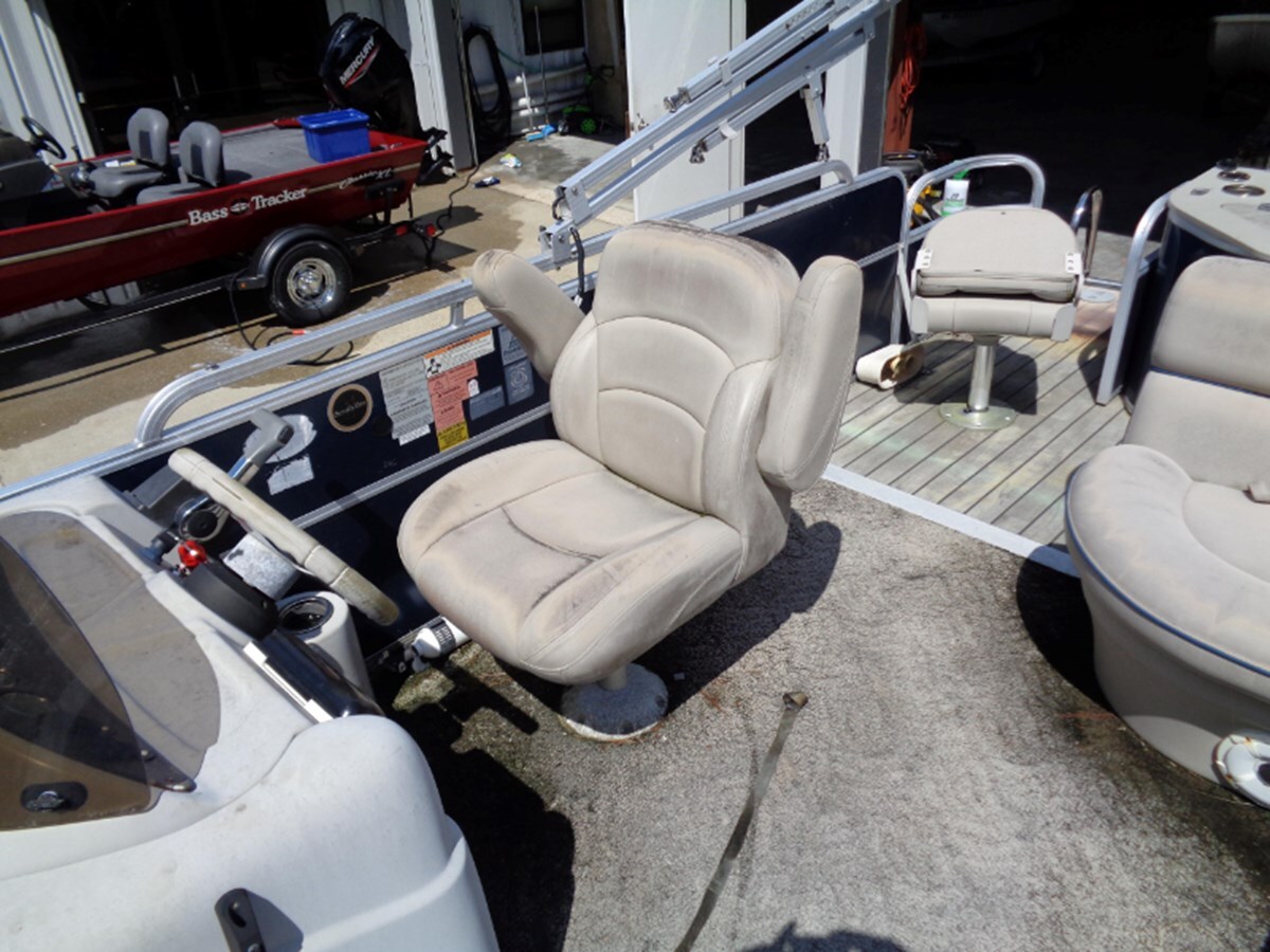 2013-south-bay-pontoons-22-7bcd34