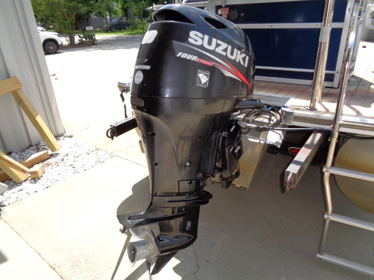 2013-south-bay-pontoons-22-7bcd34