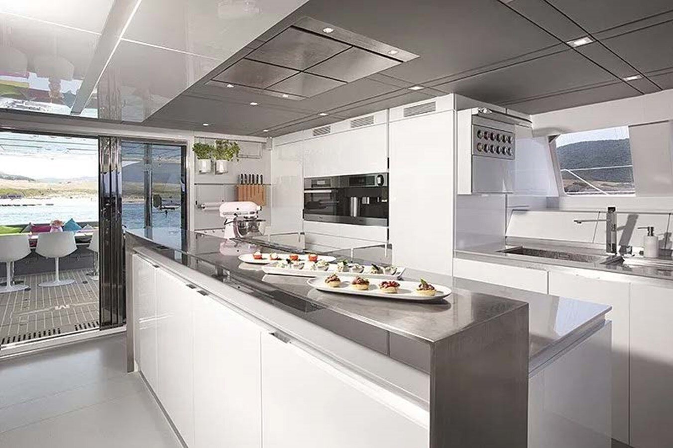 2013-sunreef-yachts-70-57df23