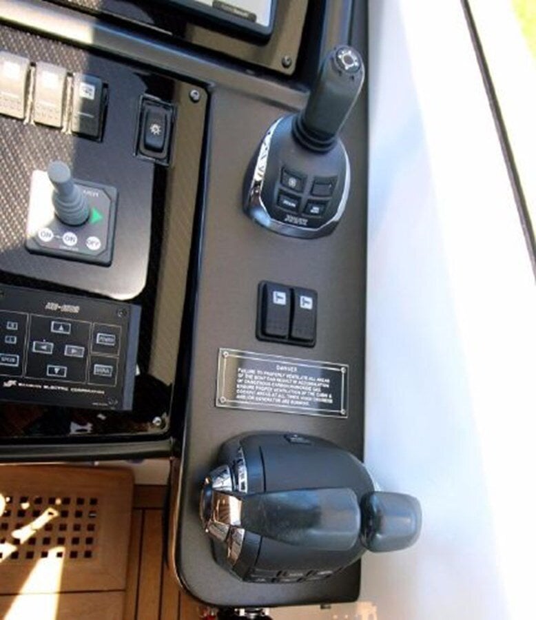 2013-sunseeker-48-f5ee6e