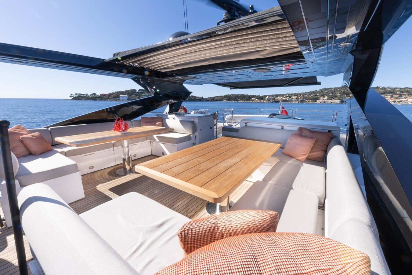 2013 SUNSEEKER 92' 7