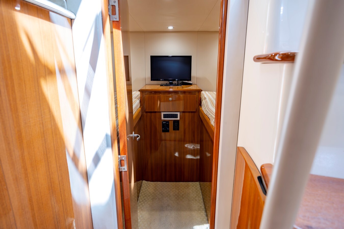 2013-viking-42-62436c