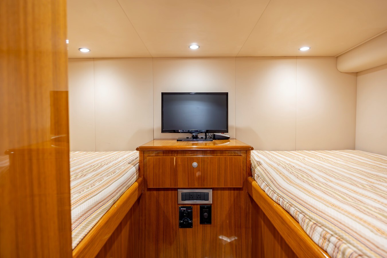 2013-viking-42-62436c