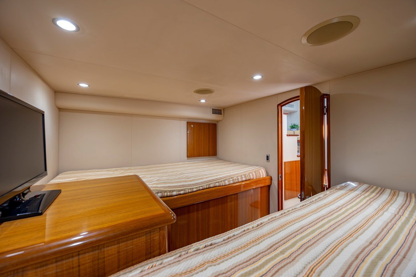 2013-viking-42-62436c