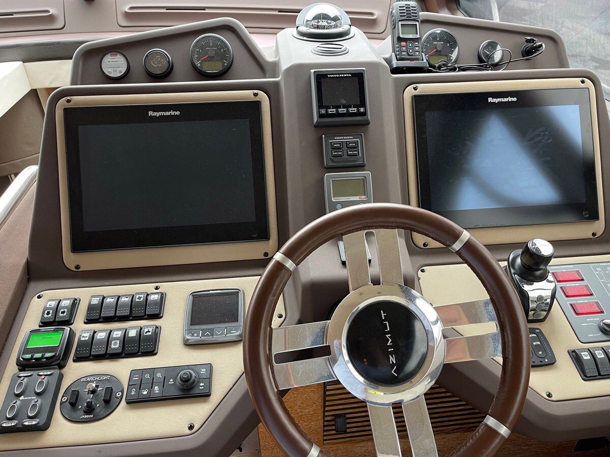 2014-azimut-yachts-54-d473f5