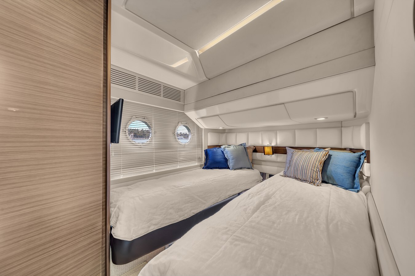 2014-azimut-yachts-64-1-7ea73d