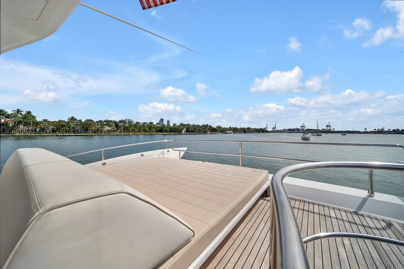 2014-azimut-yachts-64-1-7ea73d