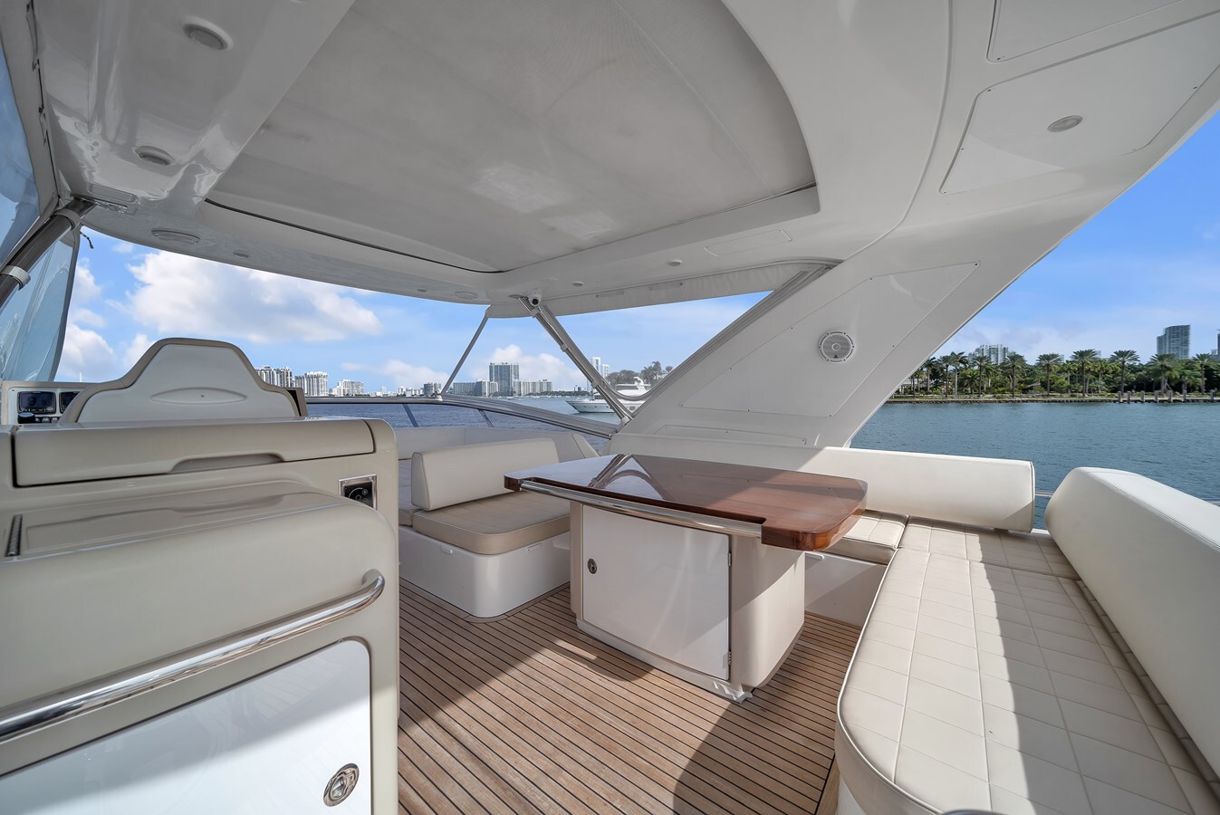 2014-azimut-yachts-64-1-7ea73d