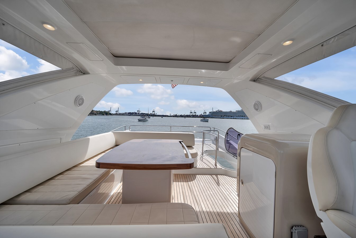 2014-azimut-yachts-64-1-7ea73d