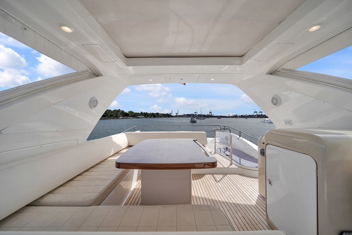 2014-azimut-yachts-64-1-7ea73d