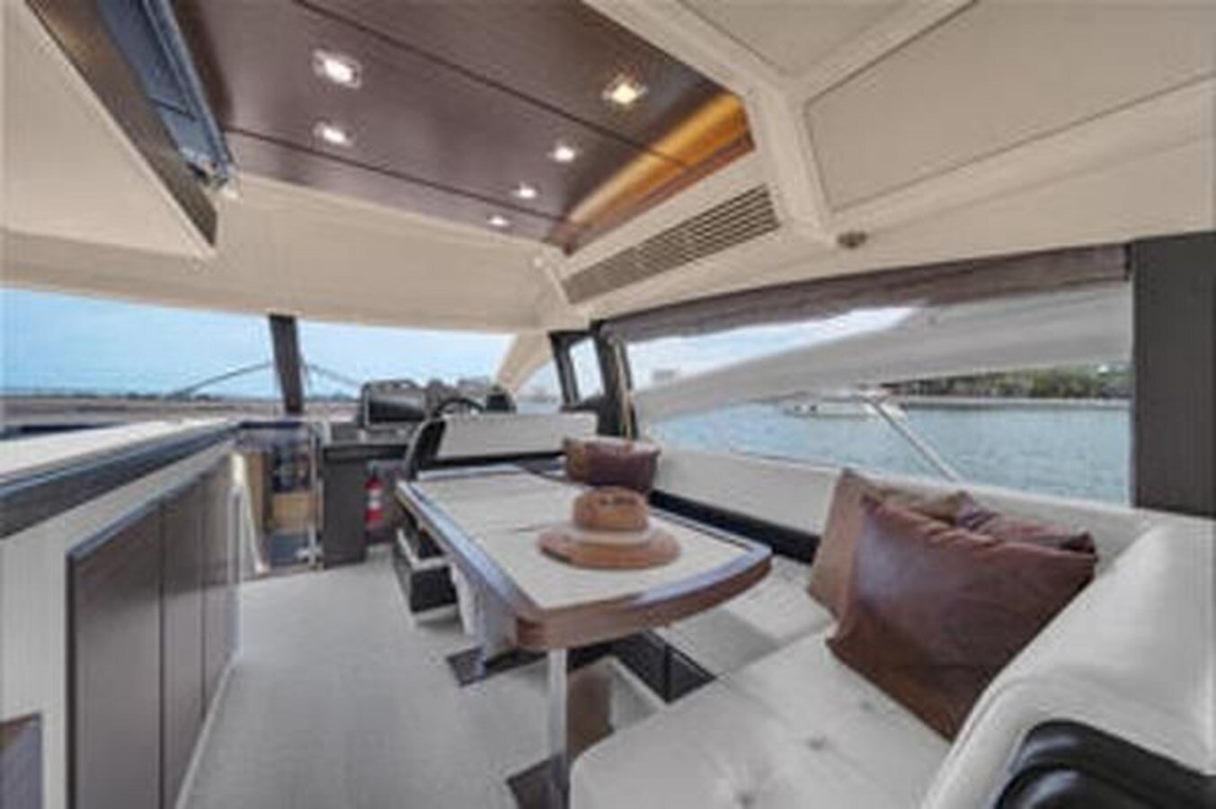 2014-azimut-yachts-66-1-f2c209