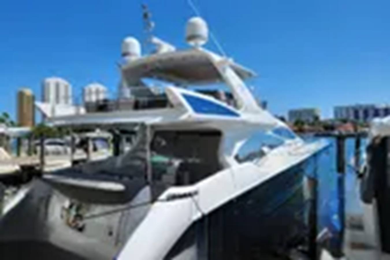 2014-azimut-yachts-70-11-028d3a