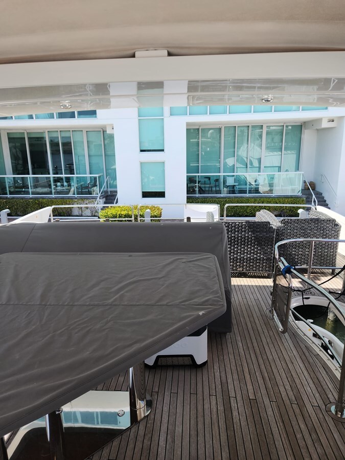 2014-azimut-yachts-70-11-028d3a