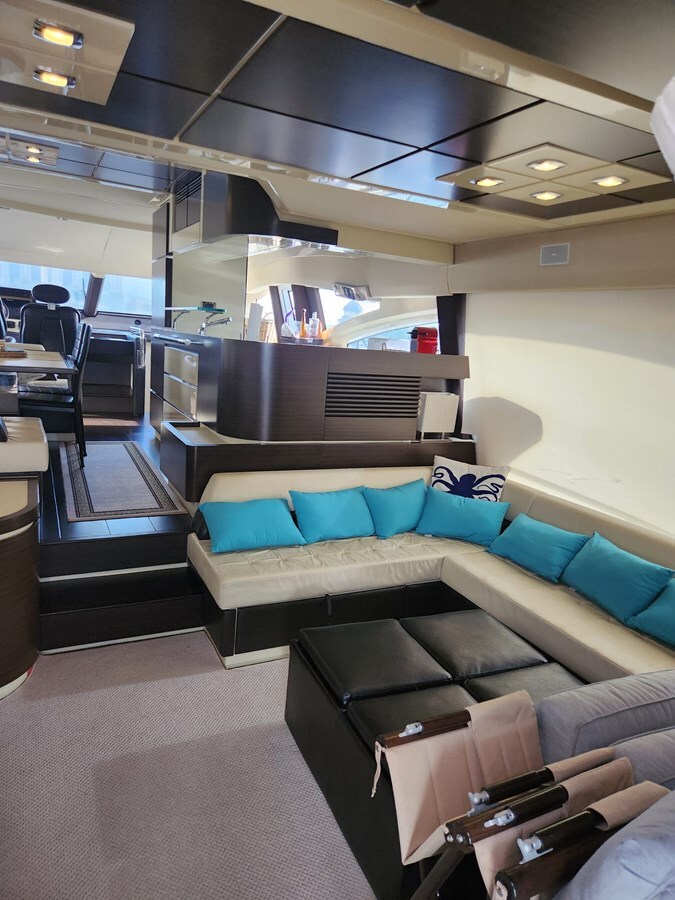2014-azimut-yachts-70-11-028d3a