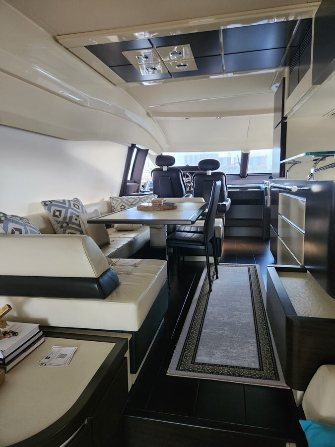 2014-azimut-yachts-70-11-028d3a