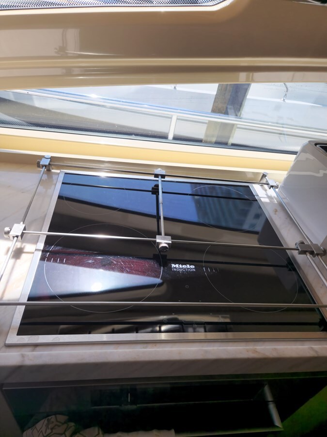 2014-azimut-yachts-70-11-028d3a