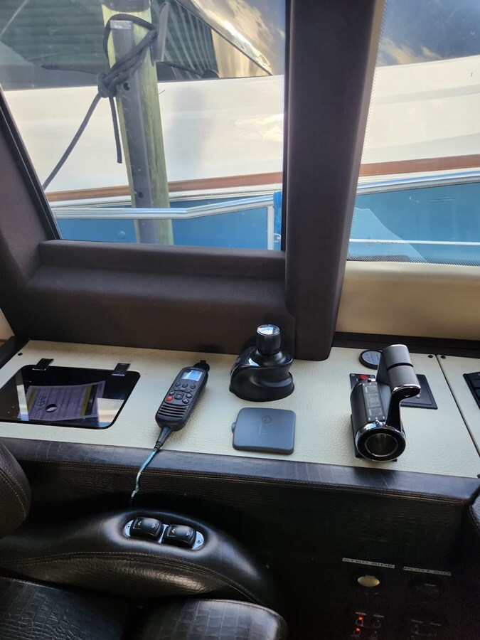 2014-azimut-yachts-70-11-028d3a