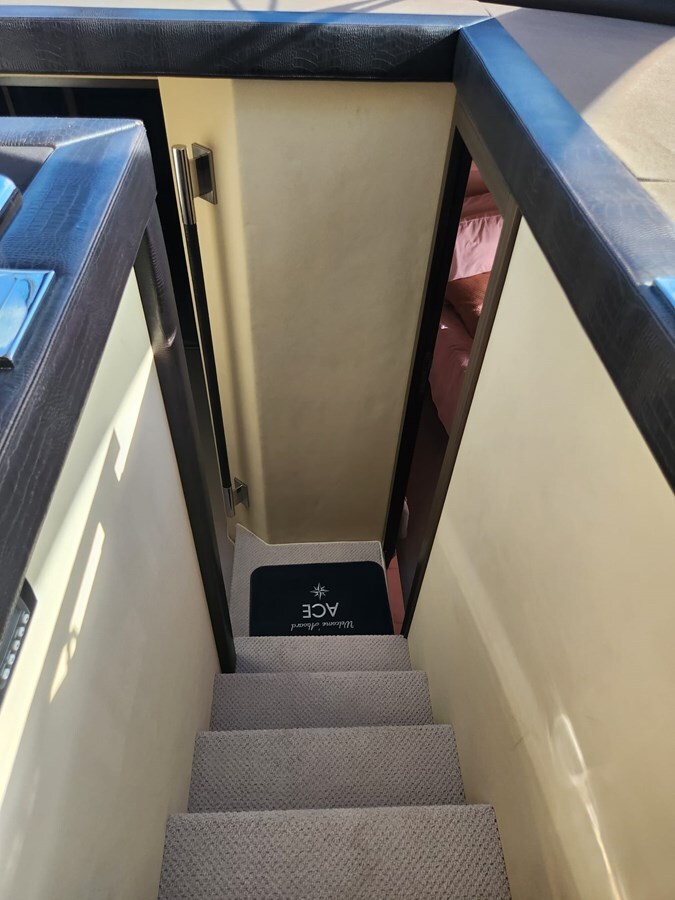 2014-azimut-yachts-70-11-028d3a