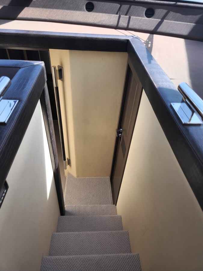 2014-azimut-yachts-70-11-028d3a