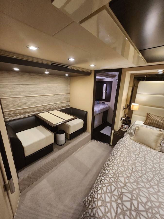 2014-azimut-yachts-70-11-028d3a