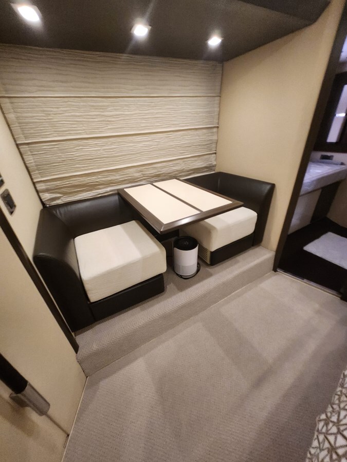 2014-azimut-yachts-70-11-028d3a