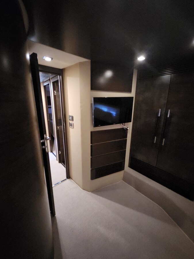 2014-azimut-yachts-70-11-028d3a