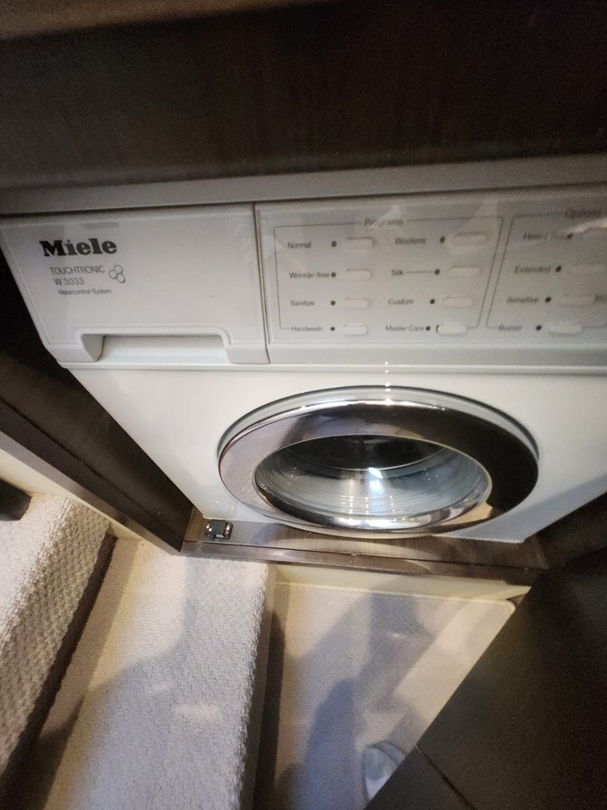 2014-azimut-yachts-70-11-028d3a