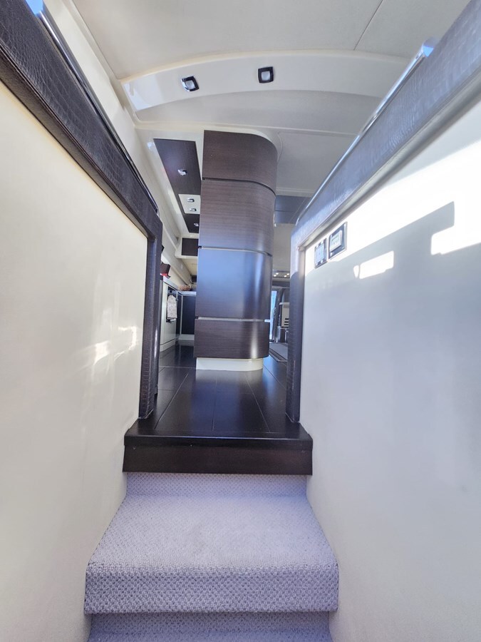 2014-azimut-yachts-70-11-028d3a