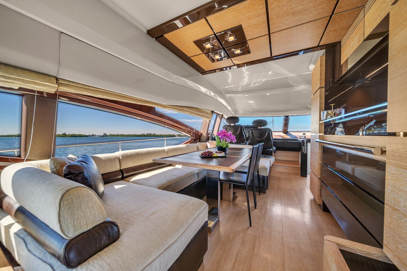 2014 AZIMUT YACHTS 70'