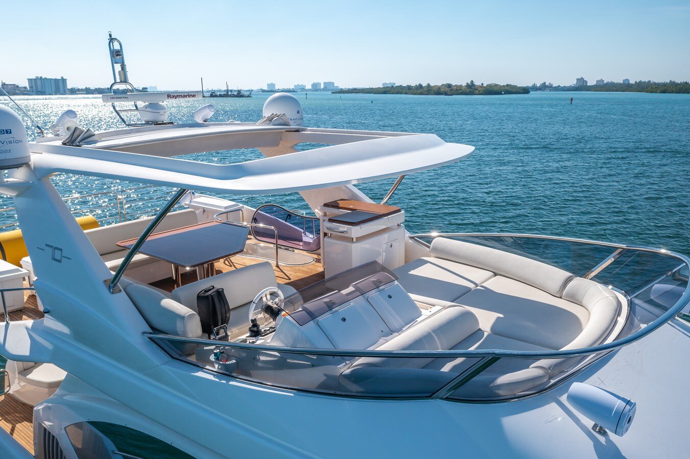 2014-azimut-yachts-70-fbe1bc