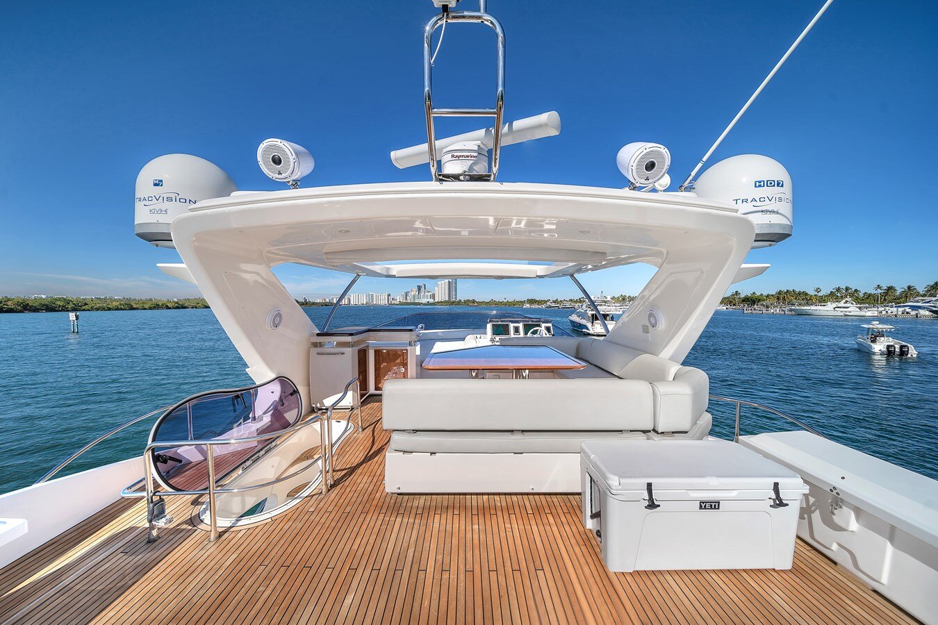 2014-azimut-yachts-70-fbe1bc