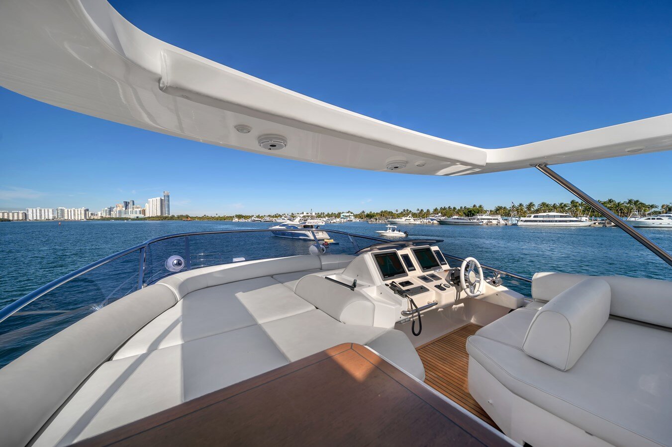 2014 AZIMUT YACHTS 70'