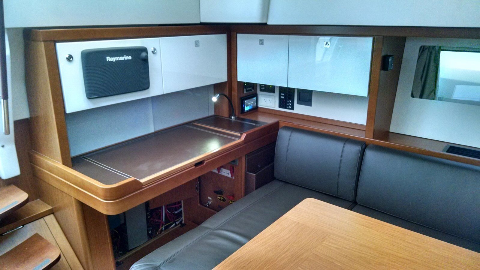 2014-beneteau-56-5-ef9113