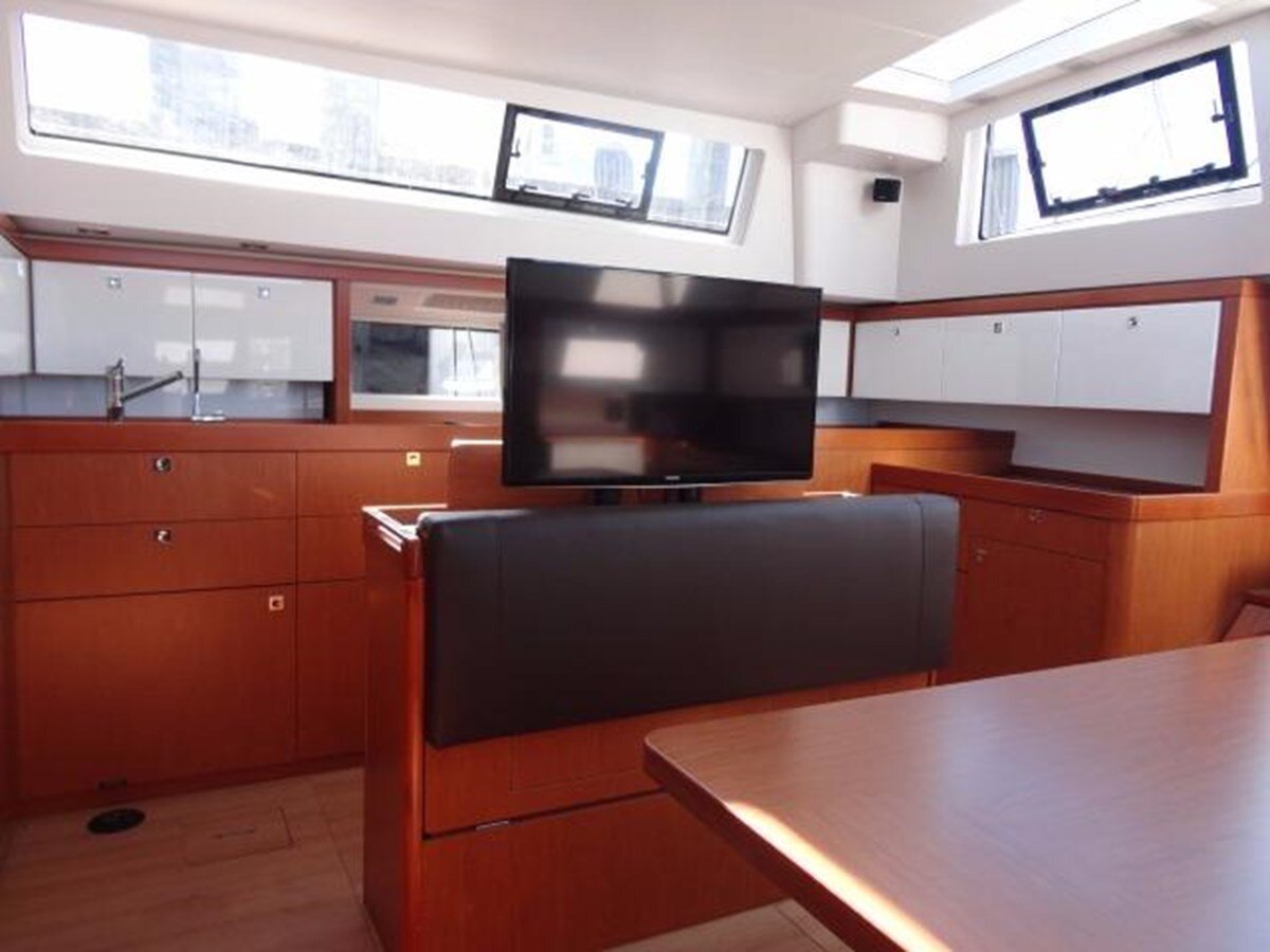 2014-beneteau-56-5-ef9113