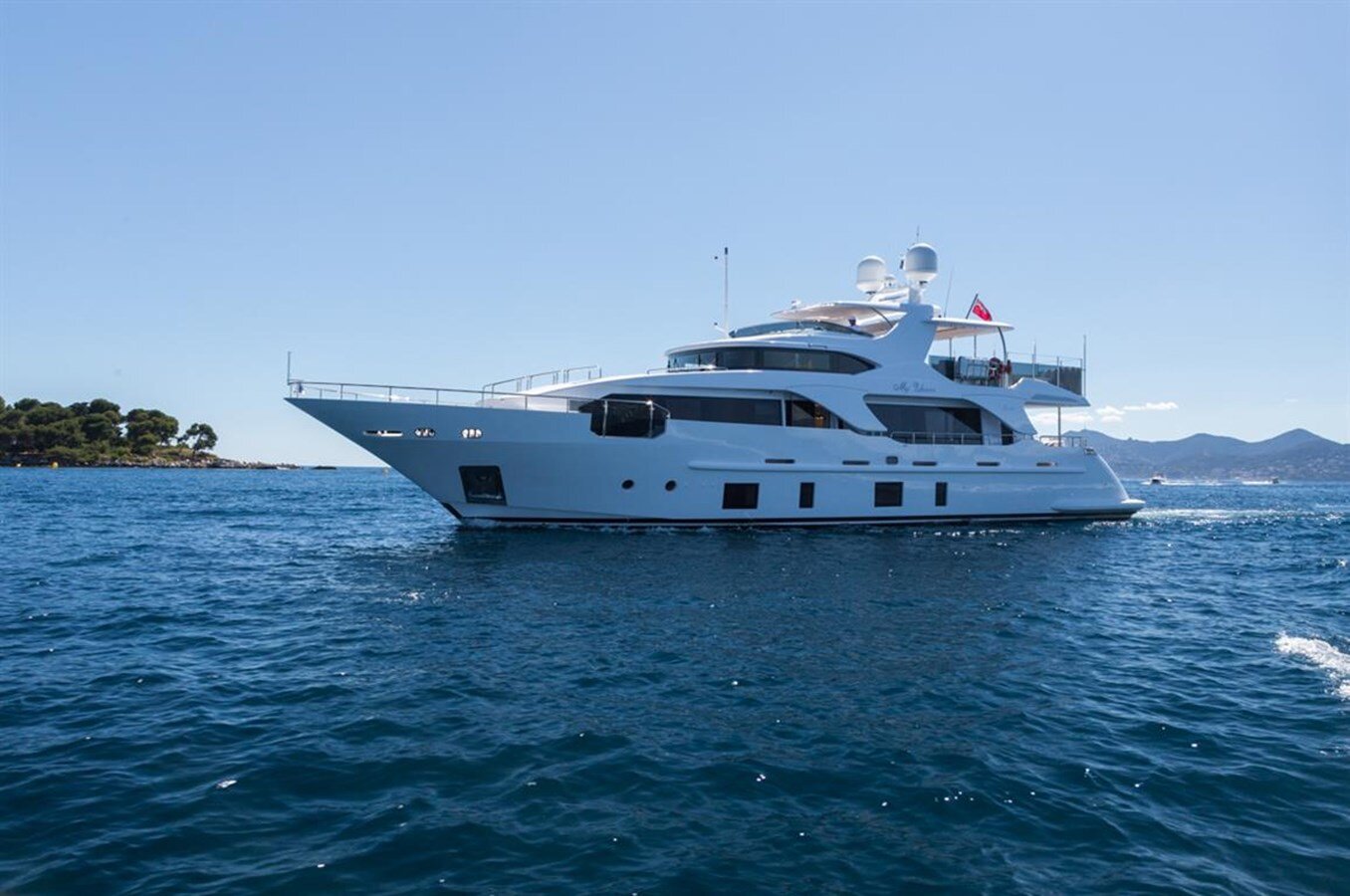 2014-benetti-92-11-0ffa6a